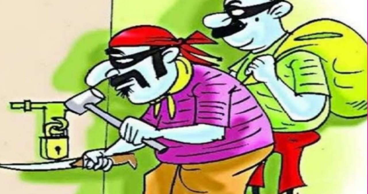 Police is also not safe in Punjab, thieves stole it at the policeman's house