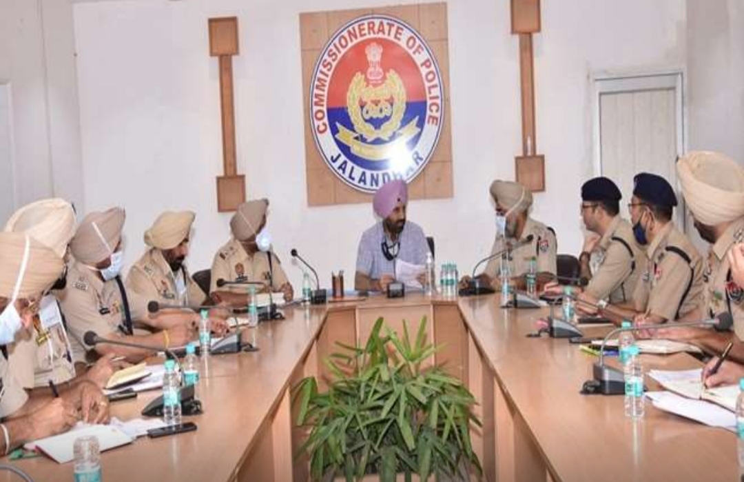 Police Commissioner Dr. Sukhchain Gill held a meeting with the officers and station in-charges, gave strict instructions to maintain law and order in the city
