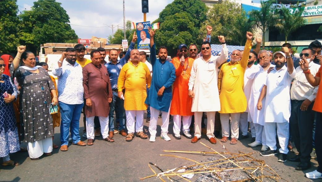 Members of Bhagwan Parshuram Seva Sangh and Shiv Sena Hind staged a protest outside the house of MP Santokh Singh Chaudhary Kamal Dev Joshi