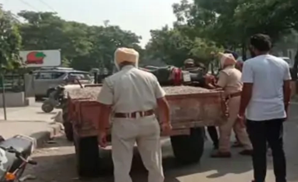 Tractor-trolley and bike accident in Jalandhar, young man and girl riding a bike going to college seriously injured