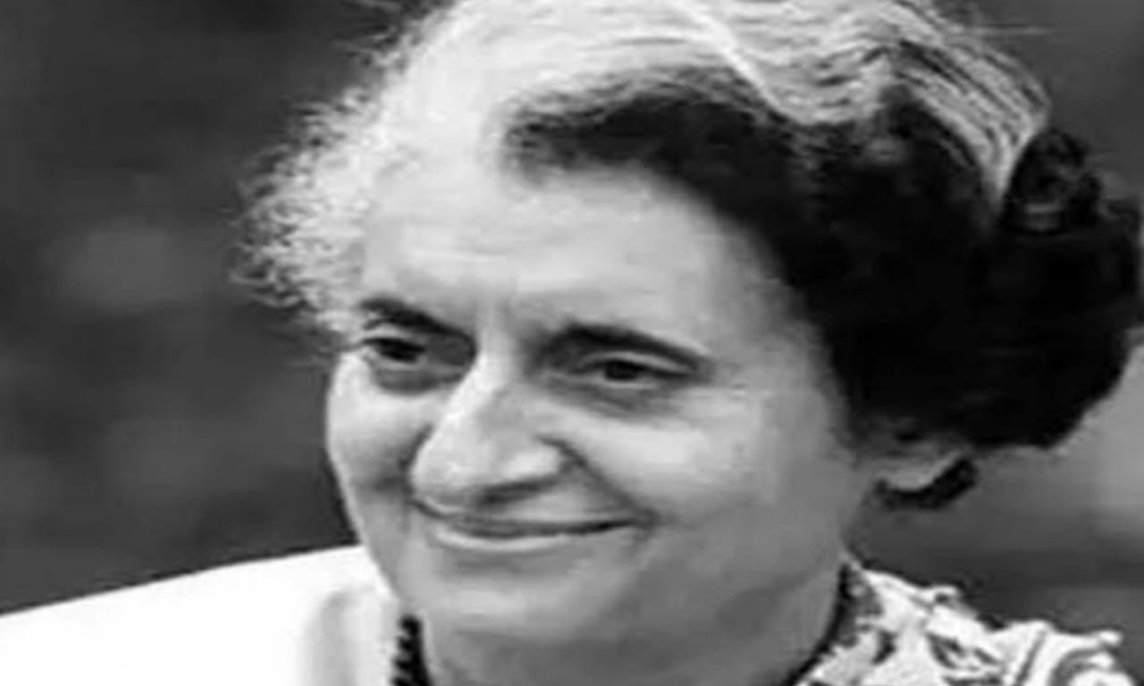 On the death anniversary of former Prime Minister of India Indira Gandhi, Rahul Gandhi paid tribute, became emotional and know what he said
