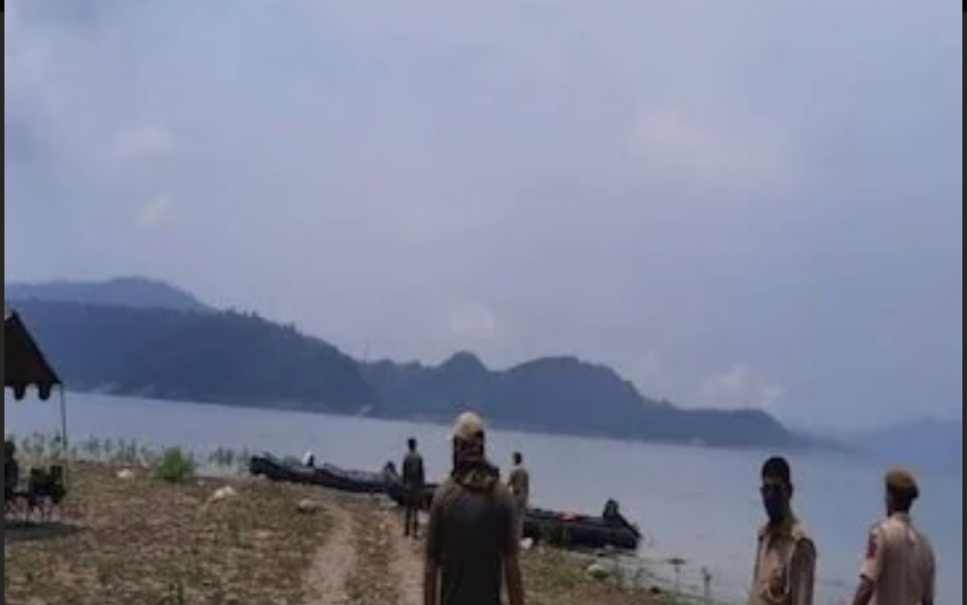 The rescue team got success in finding the body of Captain Jayant Joshi, the co-pilot of the army helicopter that crashed in the Ranjit Sagar Dam.
