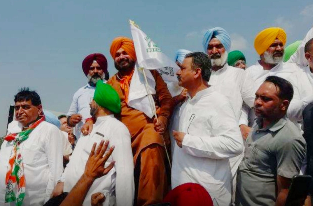 Punjab Congress President Navjot Sidhu's convoy leaves for Lakhimpur Kheri, said - I will go on hunger strike if the culprit is not arrested