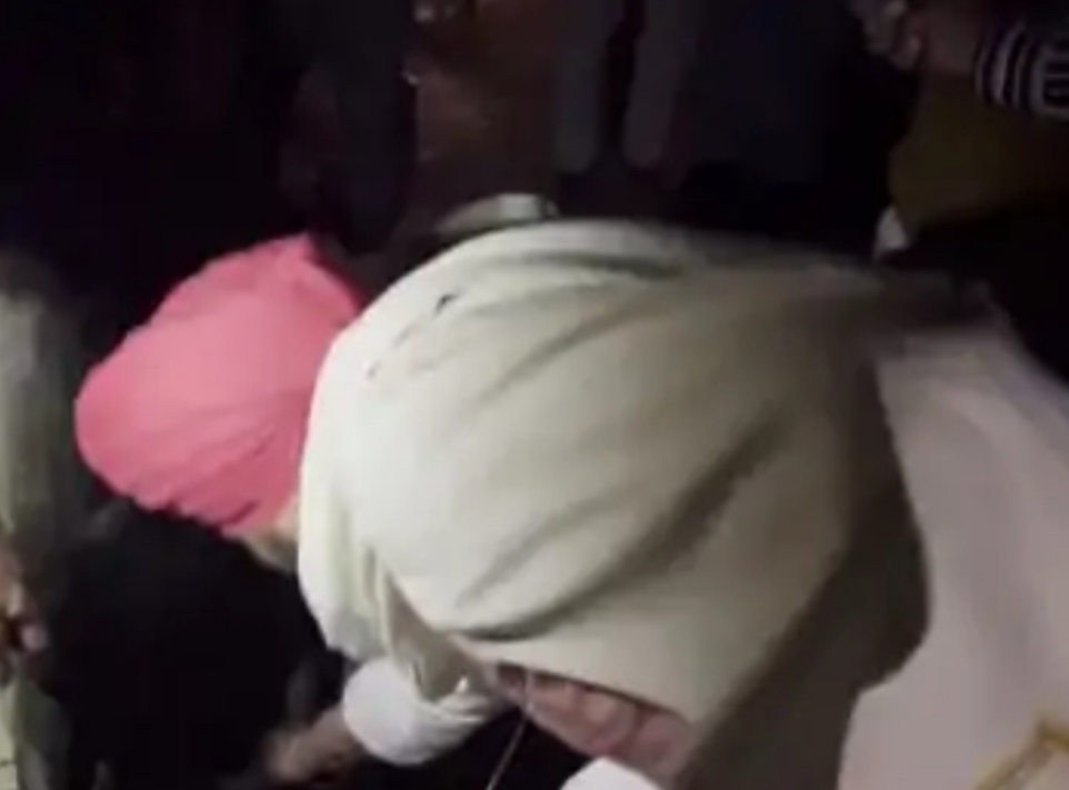 Punjab Chief Minister Charanjit Channi saved the life of a cow trapped in a pit, people praised