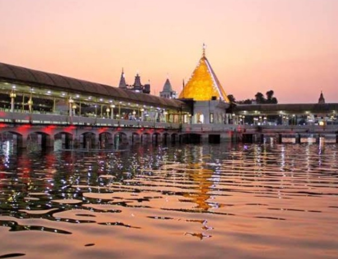 Siddha Shaktipeeth Shri Devi Talab Temple Management Committee imposed a complete ban on coming to the temple wearing short clothes