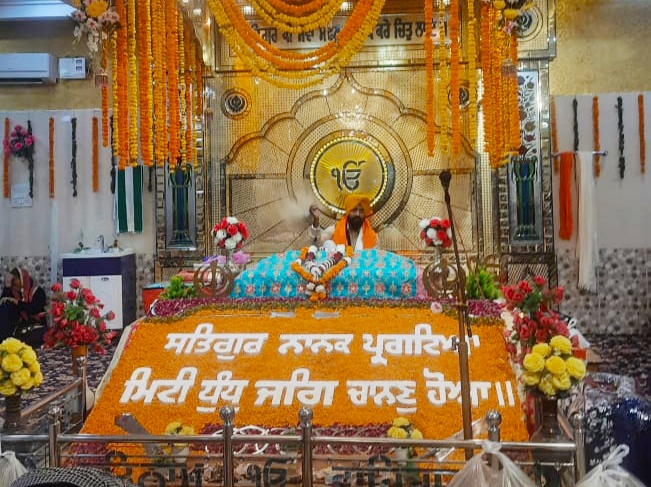 The Prakash Parv of Sri Guru Nanak Dev Ji was celebrated with great pomp and reverence at Gurdwara Gobindsar Sahib.