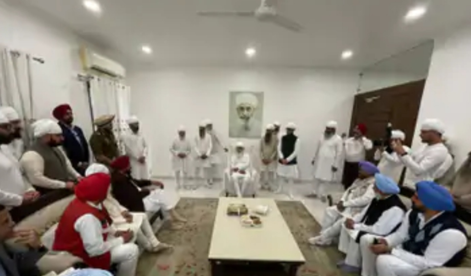 Punjab CM Charanjit Channi met Namdhari Guru Sant Udai Singh at Shri Bhaini Sahib