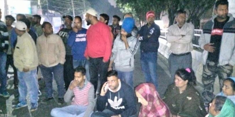 Big negligence of the doctors of Doaba Hospital, the girl child was declared dead, the family surrounded the hospital