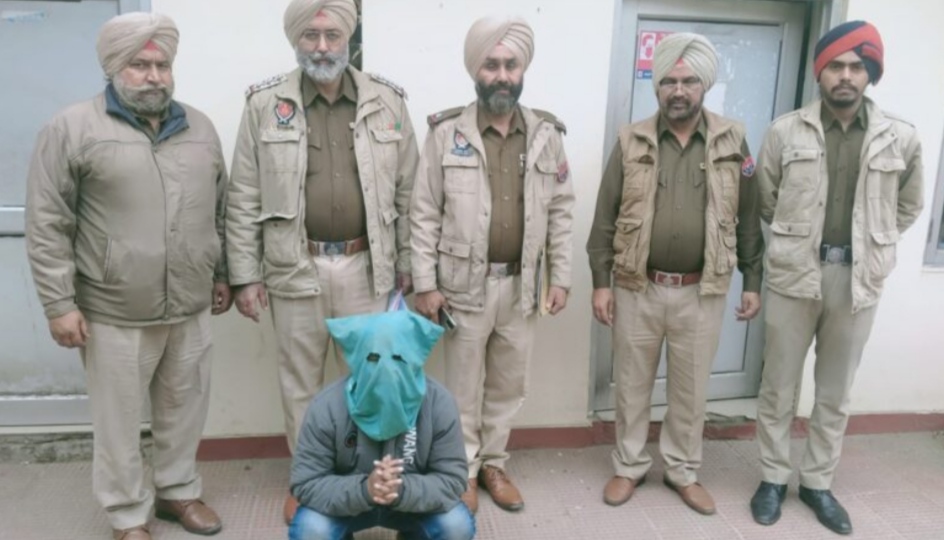 Jalandhar police station No. 6 police arrested 1 accused who cheated millions of rupees by pretending to give dollars in exchange for Bharti currency