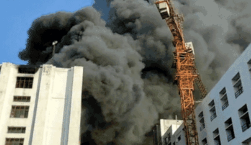 A massive fire broke out in a garment factory in Ludhiana, 24 fire tenders mobilized to control the fire