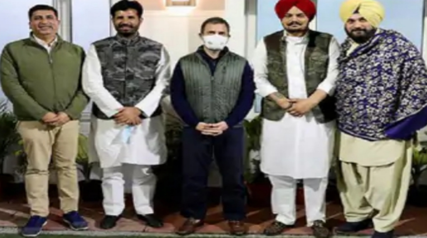 मशहूर पंजाबी सिंगर सिद्दू मूसेवाला कांग्रेस में हुए शामिल,  राहुल गांधी से की मुलाकात