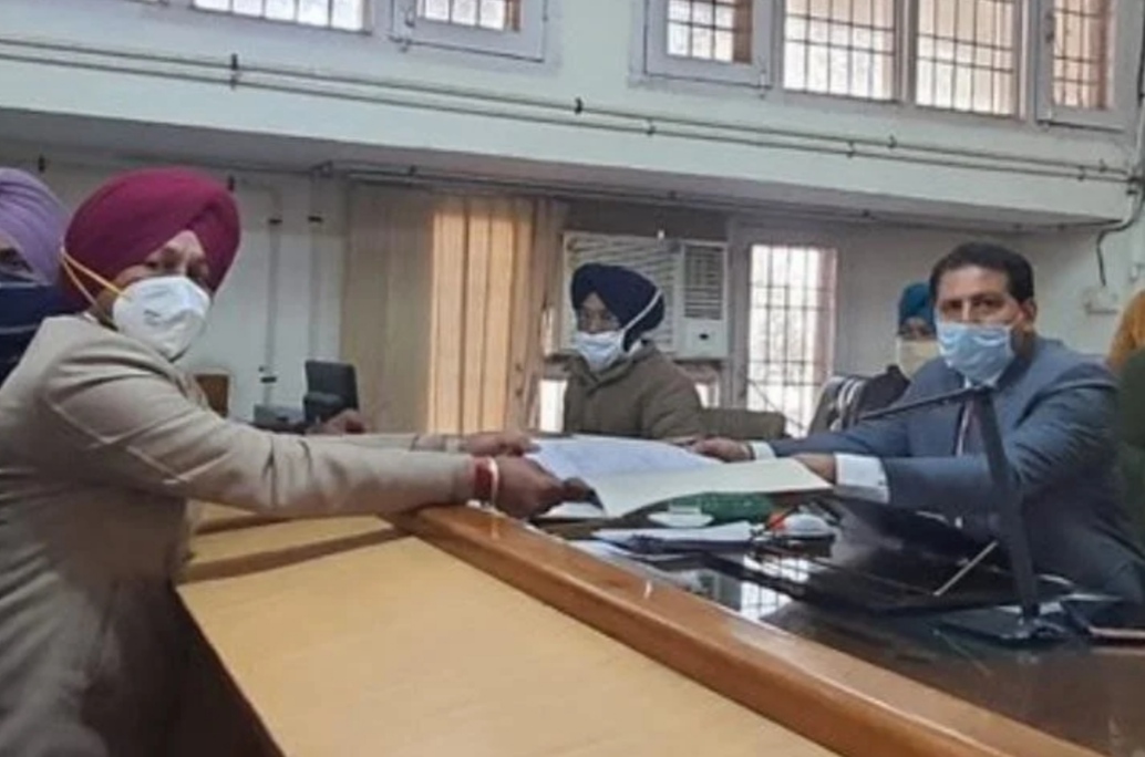 Rebellion in Punjab Congress: Chief Minister Charanjit Channi's brother Dr. Manohar Singh will contest as an independent