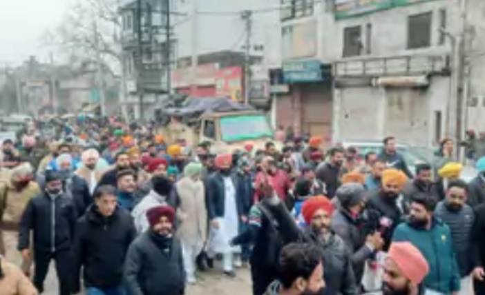 Clashes between supporters of MLA Simarjit Singh Bains and Congress candidate Kadwal in Ludhiana, turbans descended, atmosphere tense