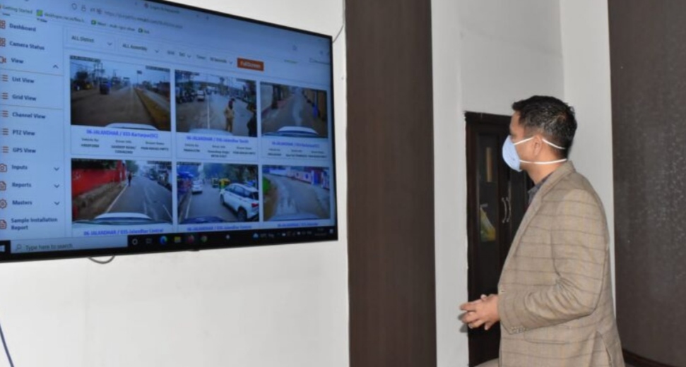 Vidhan Sabha Election-2022: Deputy Commissioner Ghanshyam Thori takes stock of Flying Squad vehicles equipped with PTZ cameras