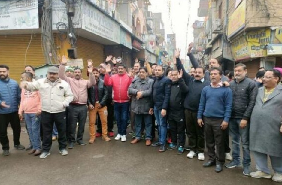 Rage among Shiva devotees in Jalandhar, Cantt market closed in protest against Shivling theft and sacrilege from the temple