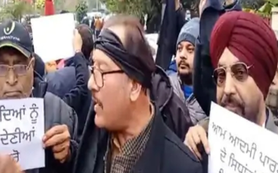 Angry party workers showed black flags over ticket allotment to Raghav Chadha, co-in-charge of AAP party who reached Jalandhar