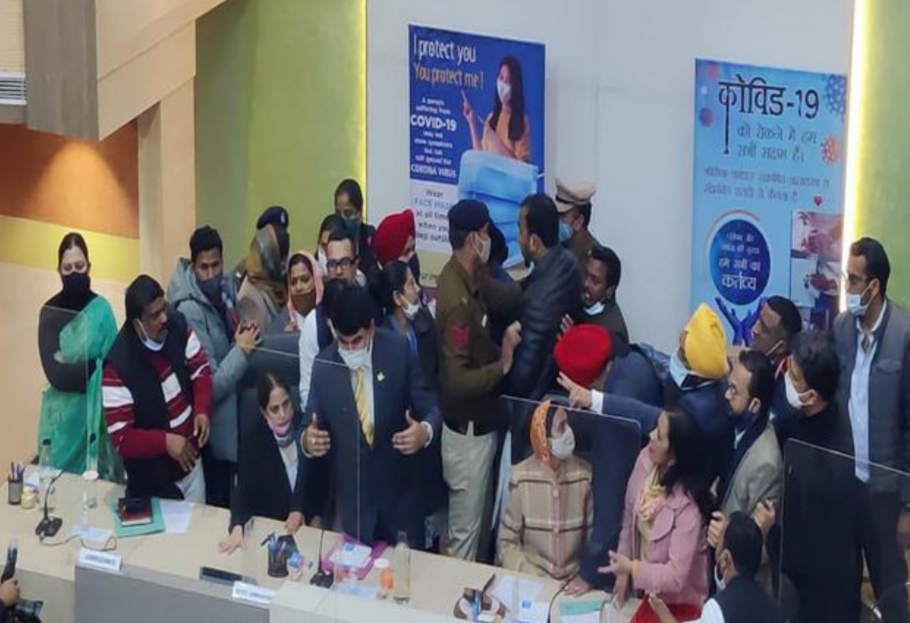 BJP won the post of Chandigarh Mayor by one vote, AAP created a ruckus