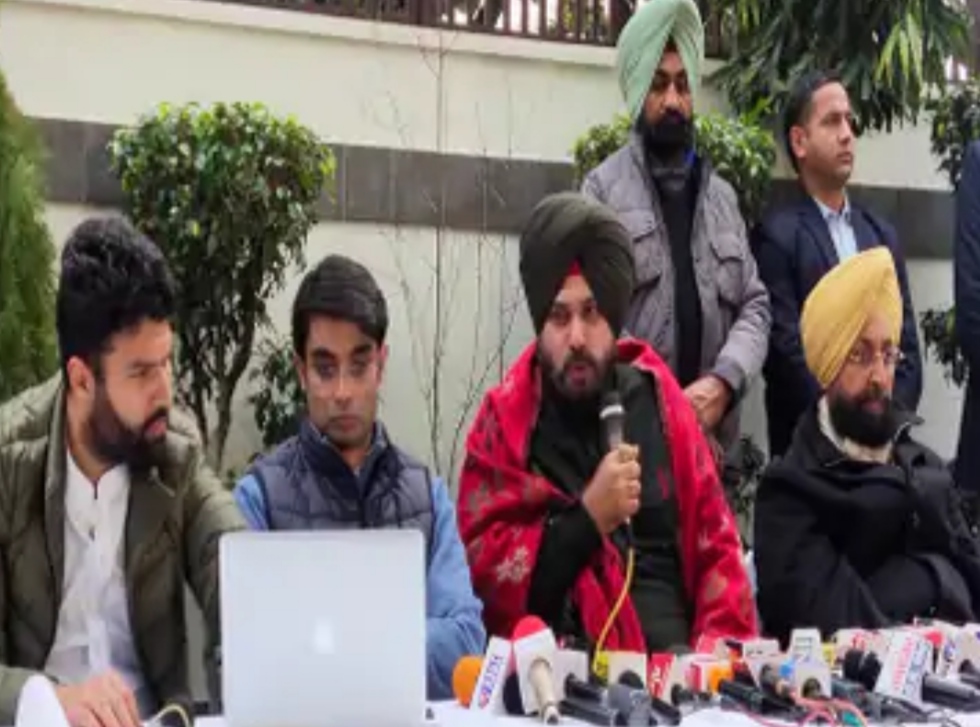 Navjot Singh Sidhu, who reached Jalandhar, presented the Punjab model