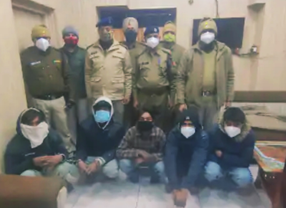 Stone pelting on Shatabdi Express in Jalandhar, police caught the accused