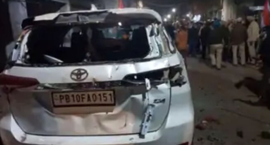 Big news: again the supporters of Bains and Kadwal clashed, brick-stones went, firing took place, the atmosphere was tense