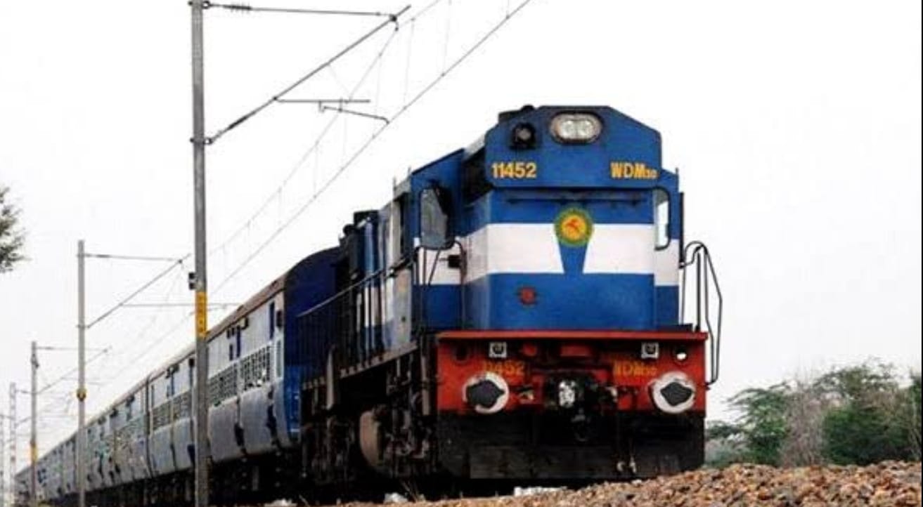 Do you know how much the train runs in 1 liter of oil, knowing this you will be shocked!