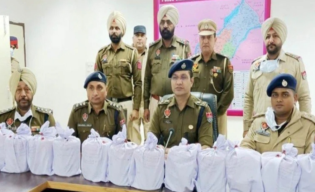Police of Punjab's Pathankot busted the gang of big inter-state drug smugglers
