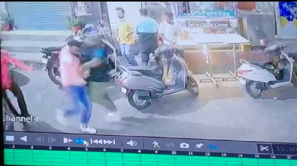 There was a new twist in Gopal Nagar shooting, Akali leader Subhash Sondhi's son Himanshu Sondhi was attacked by a deadly attack