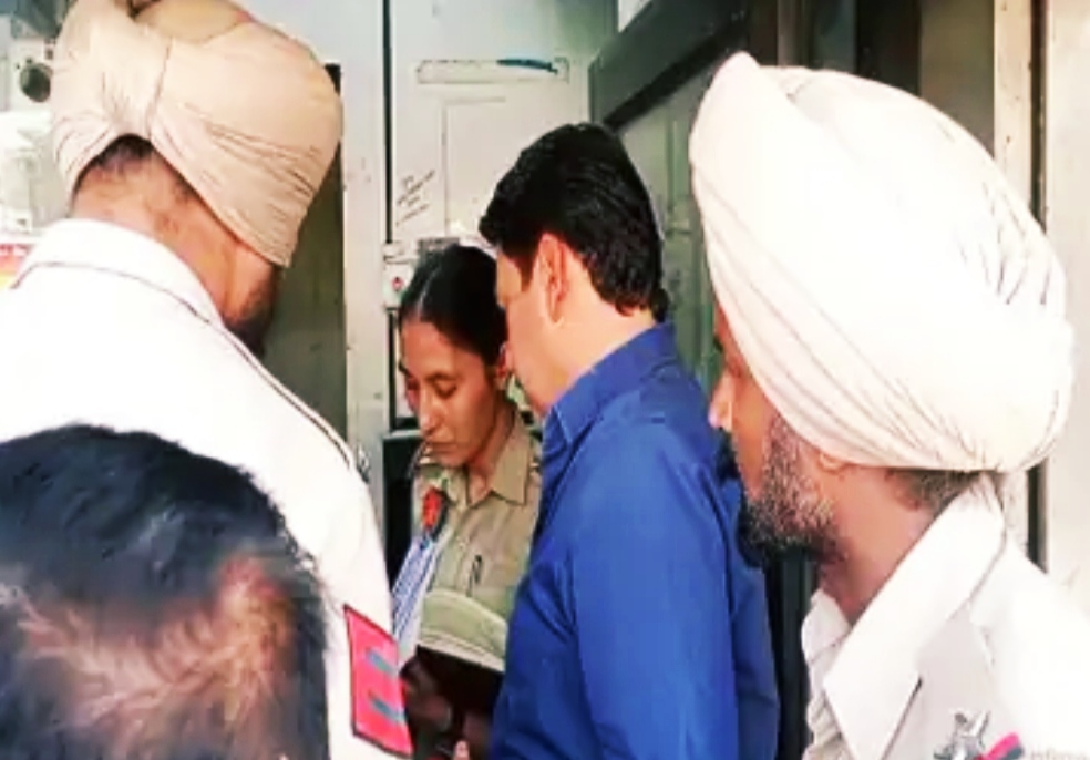 Big news: Thieves dominate in Jalandhar, now batteries stolen from ATM machine