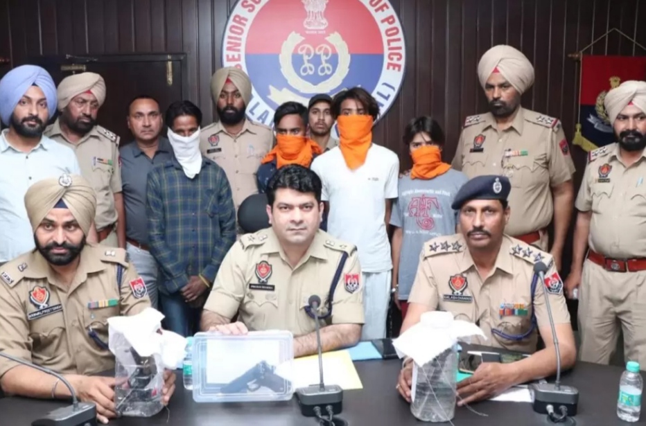 Jalandhar countryside police arrested 4 youths who robbed the highway with weapons