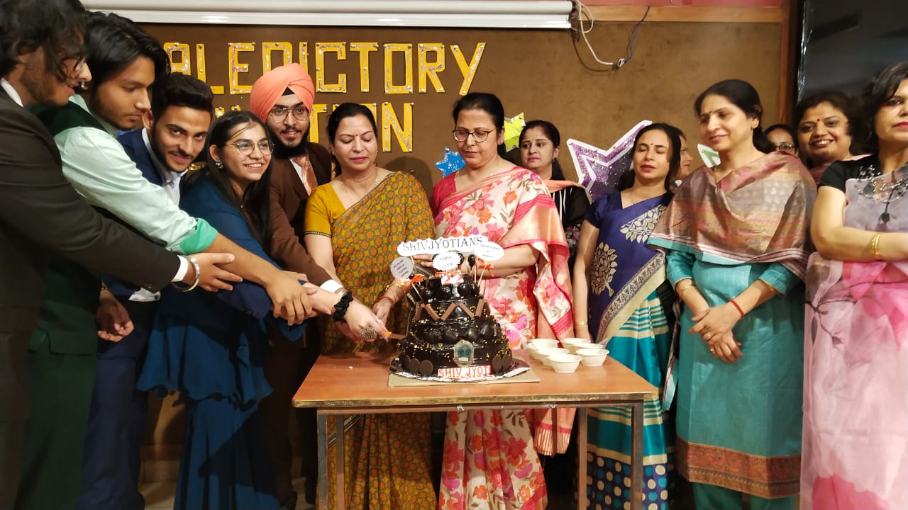 Organized 'Farewell Ceremony for Class XII' in Shiv Jyoti Public School