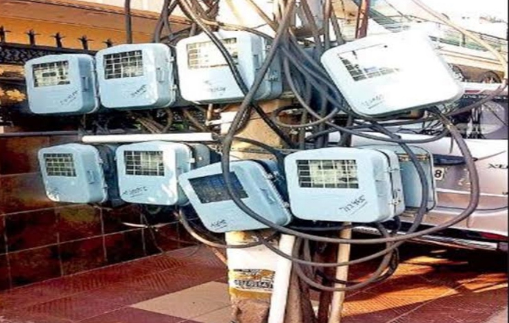 In Punjab, people engaged in reducing the load in order to get 600 units of electricity free, applications for new meters were also flooded.