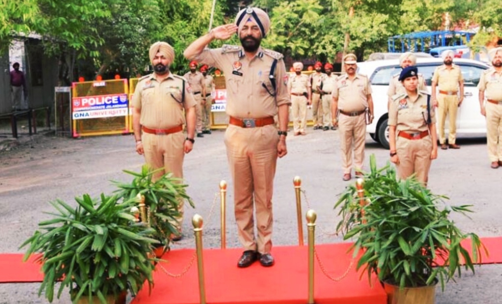 Farewell to Naunihal Singh in CP office: Jalandhar's newly appointed CP Gurpreet Singh Toor took charge