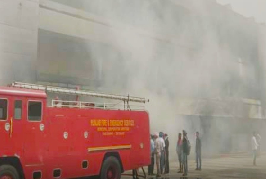 Big News : Fire breaks out at Guru Nanak Dev Hospital in Amritsar, fire brigade vehicles reach the spot
