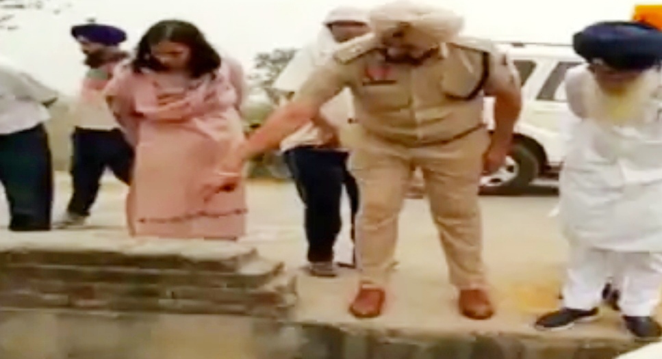 Now the sacrilege of the holy book happened in this city of Punjab, police and Sikh associations reached the spot