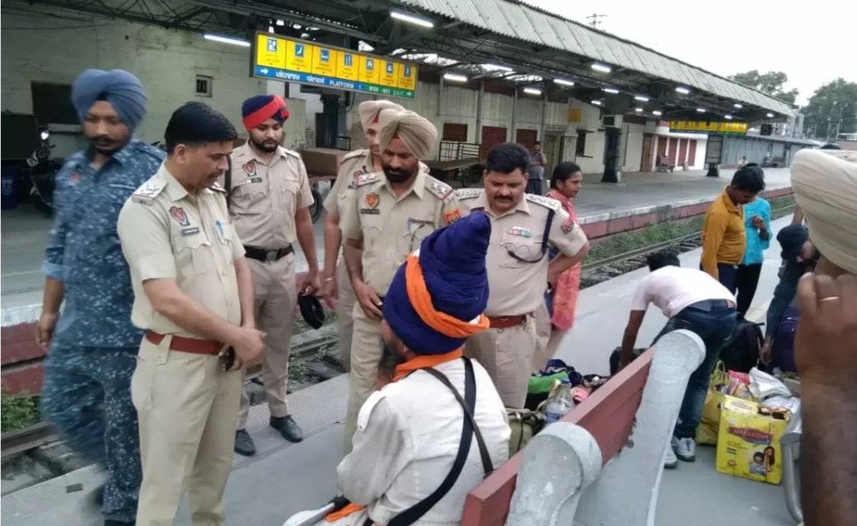 Police of police station No:3 conducted search operation at Jalandhar railway station