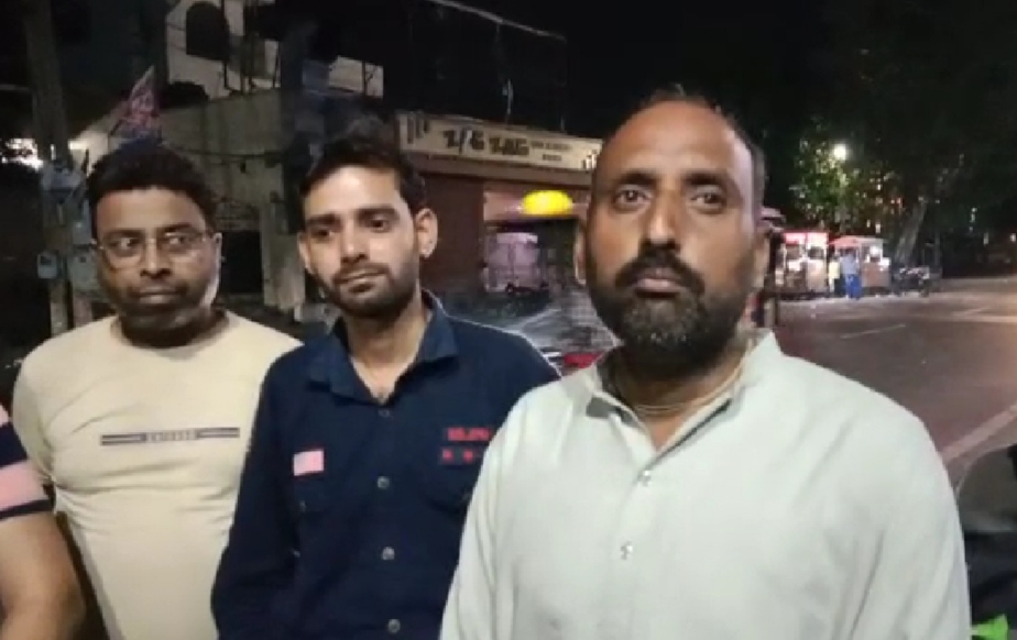 The bike of a young man who went to worship at Shri Devi Talab temple was stolen
