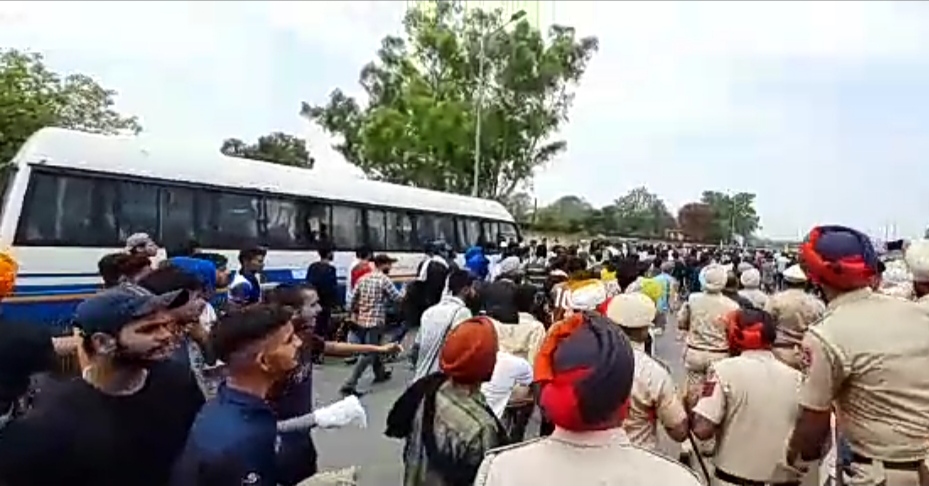 In Jalandhar, angry youths staged a sit-in protest at PAP Chowk in protest against the Agneepath scheme.