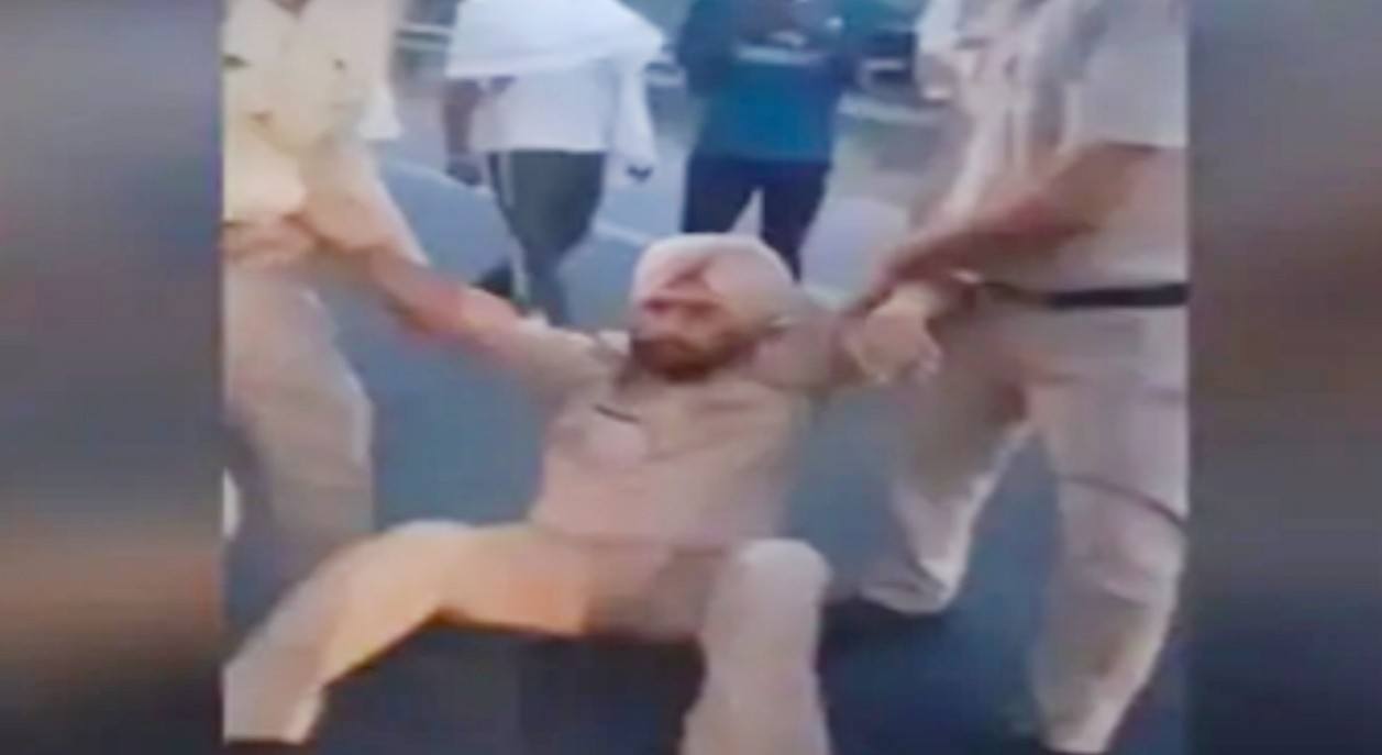 Drunk policeman hit bike with car, people raised slogans of 'Punjab Police - Murdabad'