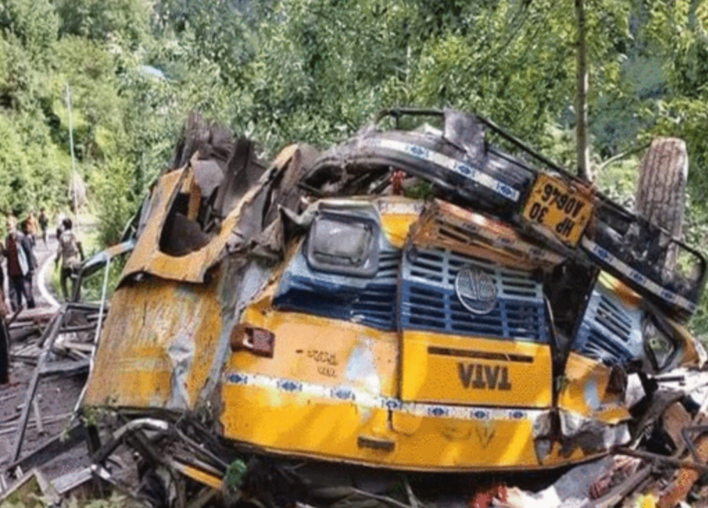 In Himachal, a major accident occurred due to the bus falling into the ditch, 16 died