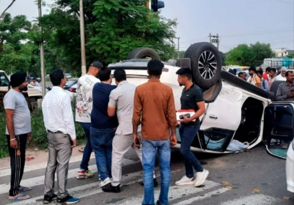 Famous lyricist and singer Jani's Fortuner car accident