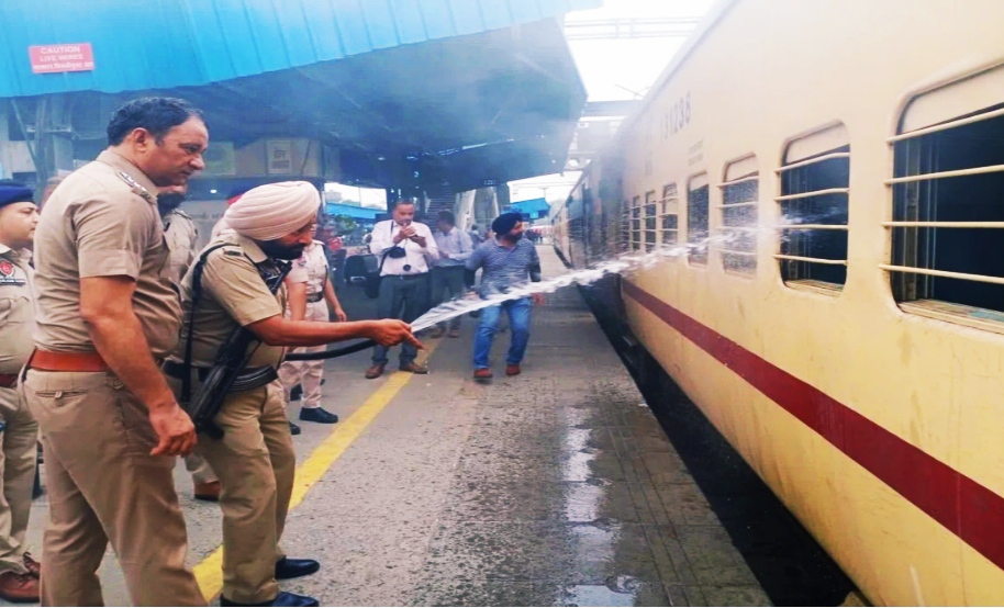Fire in train compartment at Ludhiana railway station
