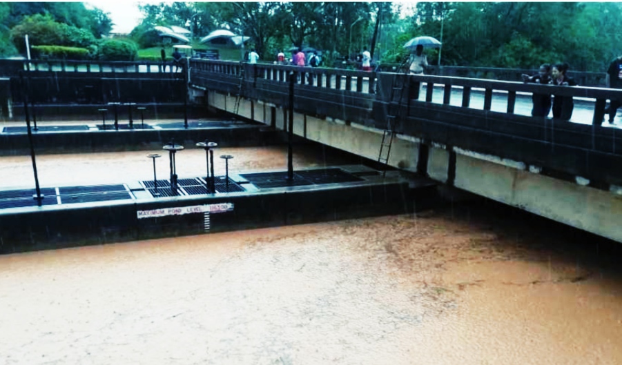 The water level of Sukhna Lake reached the danger mark after the rain on the mountains, flood gate opened