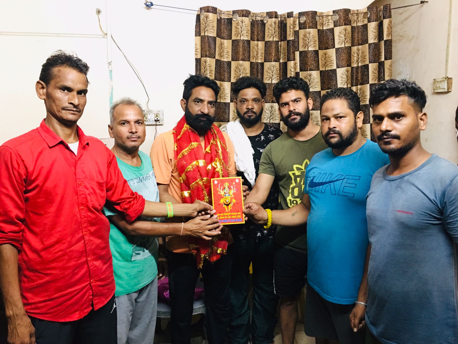 Jai Mata Chintapurni Naujawan Sabha and Chauhal Dam Langar Committee Amrik Nagar Regd: Invited Dharmendra Saundhi, Chief Editor of News24 Punjab and PRO of Digital Media Association, wearing a chunari for the 12th Annual Langar.