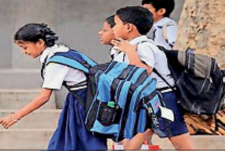 Heavy school bags are having a bad effect on children's health