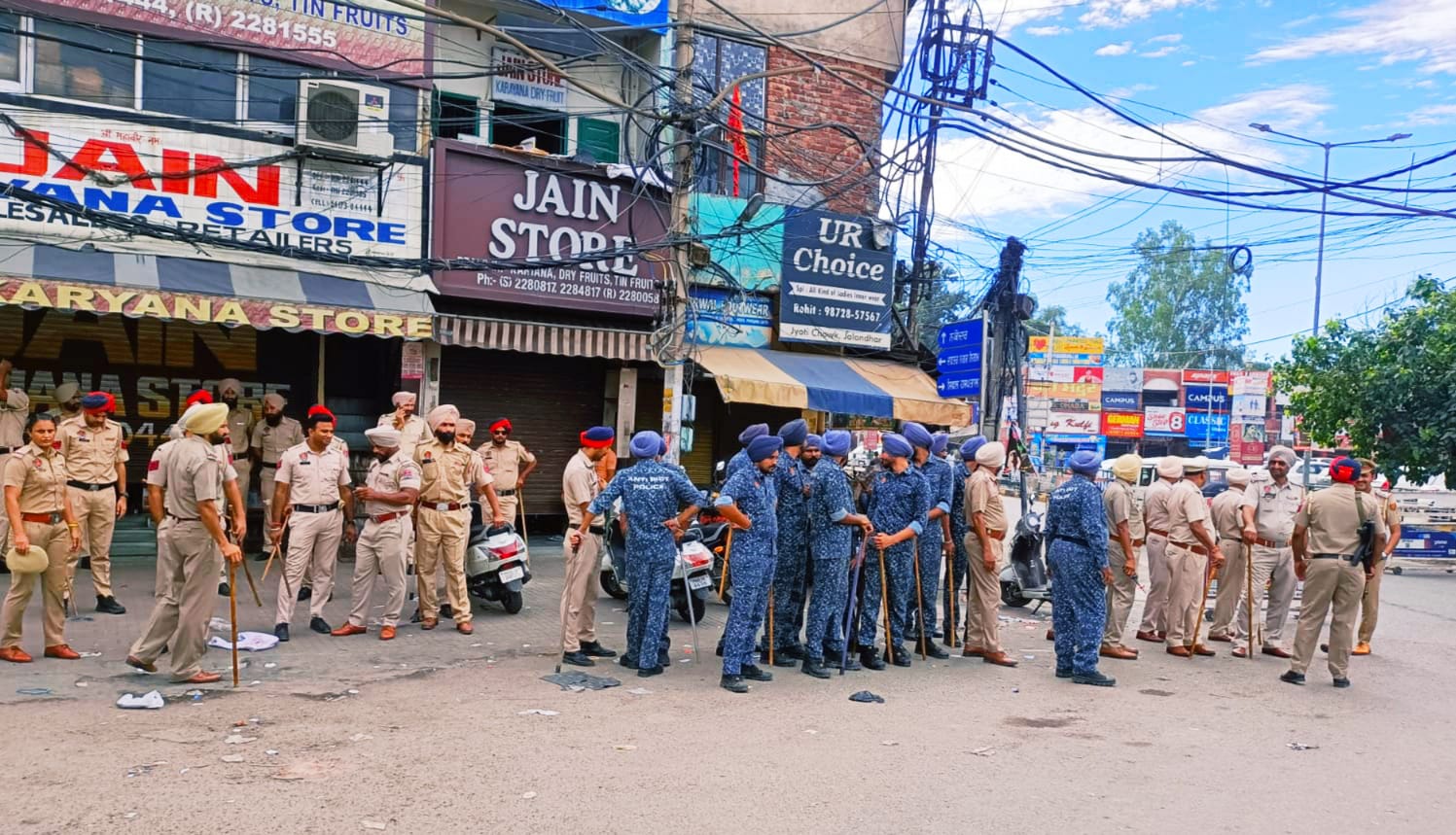 Big effect of bandh seen in Jalandhar: Valmiki Samaj should get schools, colleges, markets and railway stations closed, heavy police deployed on the roads
