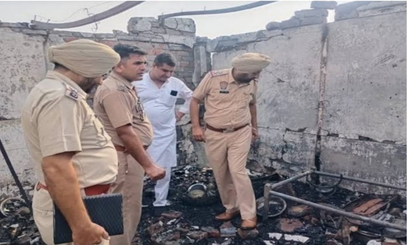 In Ludhiana, on the third floor of the house, there was a tremendous blast due to the explosion of 2 gas cylinders