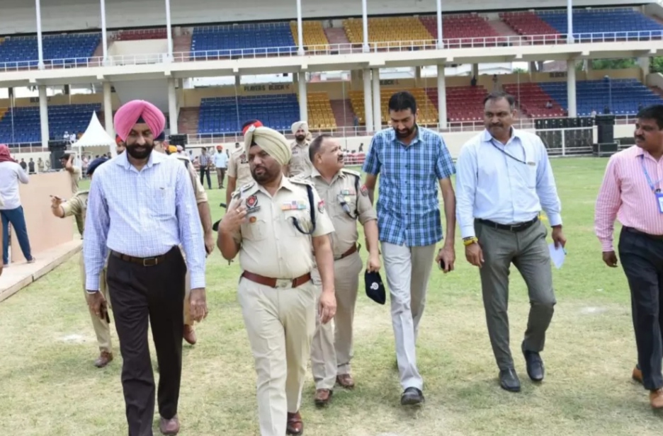 Police Commissioner Gursharan Singh Sandhu visited Guru Gobind Singh Stadium in view of security