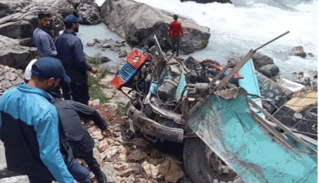 ITBP bus fell into river in Pahalgam, 6 soldiers died , many injured