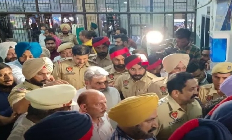 Court gives Vigilance remand of Bharat Bhushan Ashu till August 27