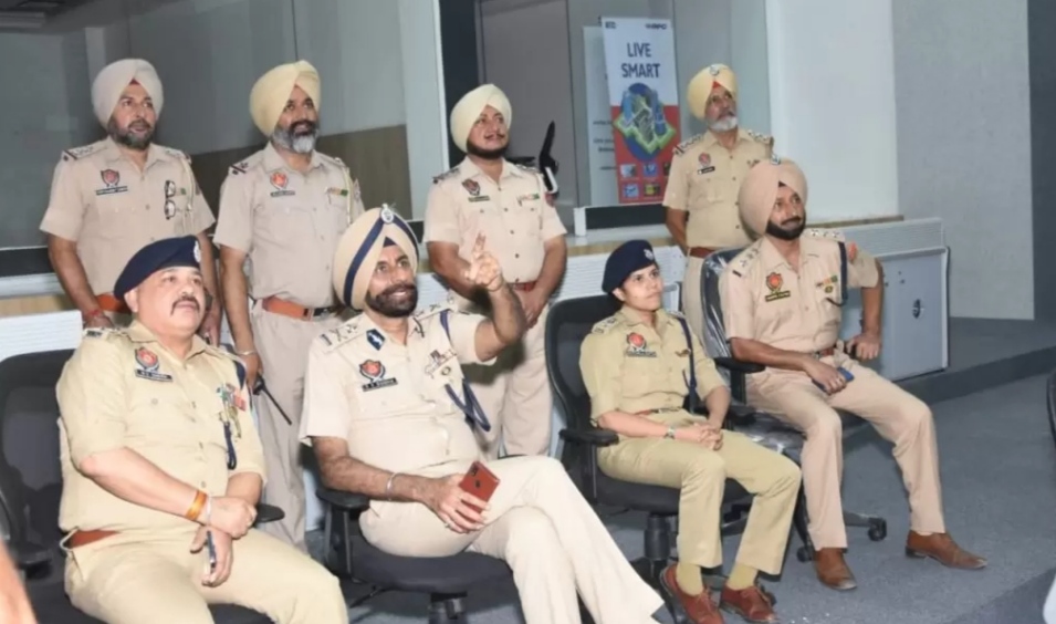 Police Commissioner Gursharan Singh Sandhu checked the ICCC center opened in Jalandhar